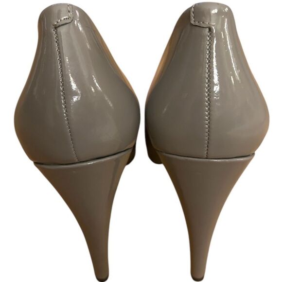 BCBGeneration Gray Patent Leather Heels Size 7.5 - Picture 4 of 7